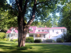 Buttonwood Inn on Mount Surprise Conway